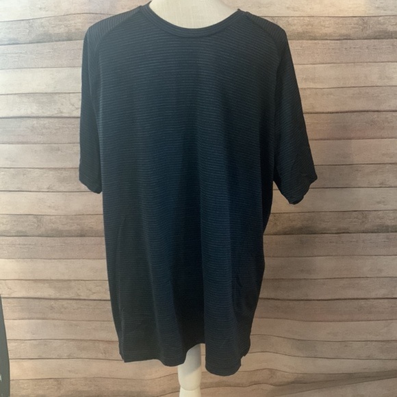 Champion Power Core Men’s Shirt XL. NWOT Black and light blue striped shirt. - Picture 1 of 6